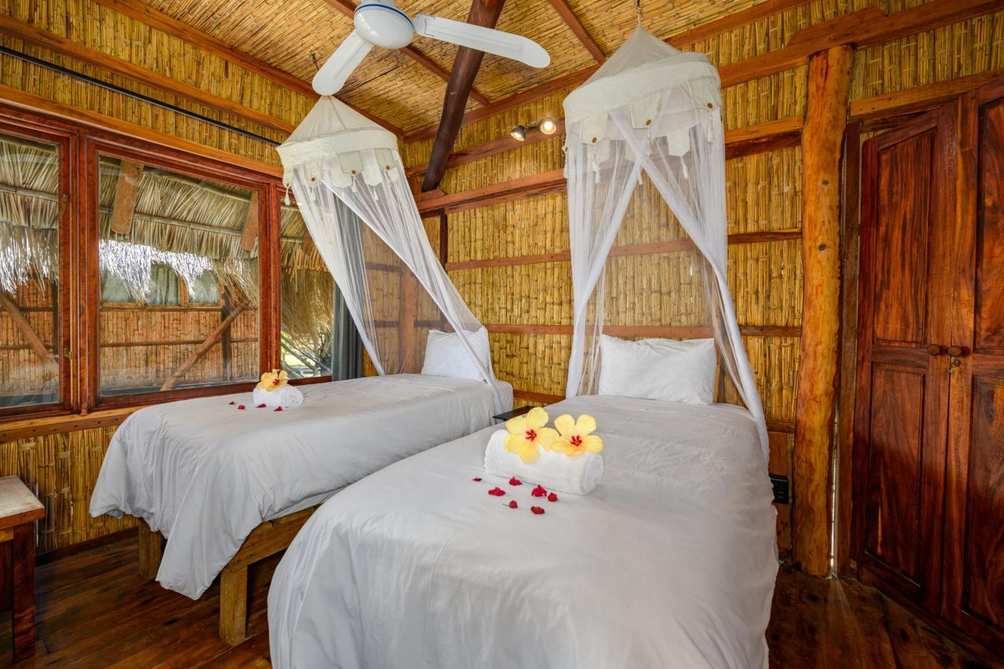 Ocean Pearl Beach Lodge Віланкулуш Екстер'єр фото