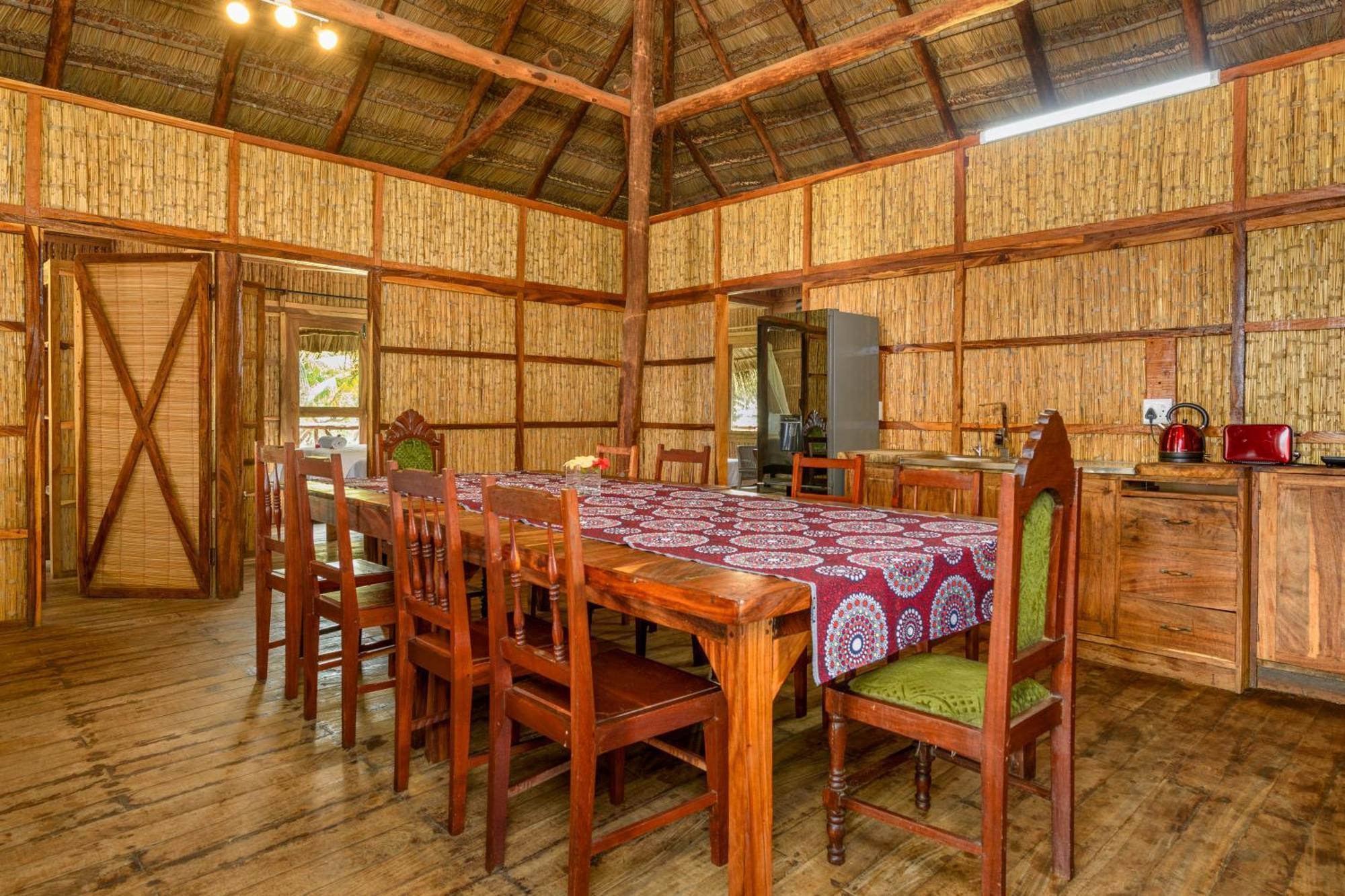 Ocean Pearl Beach Lodge Віланкулуш Екстер'єр фото
